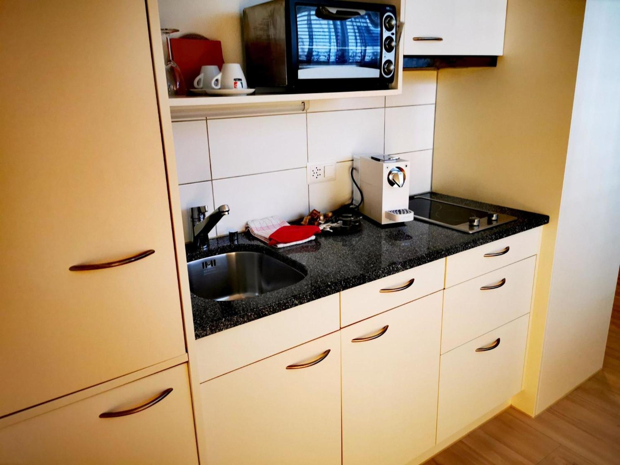 Apartment B&B Am Berntor By Interhome Thun Bagian luar foto
